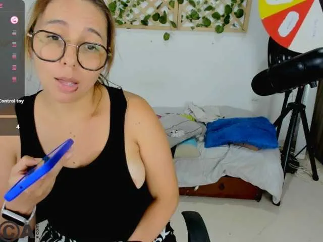 Offline isabelasweet on BongaCams