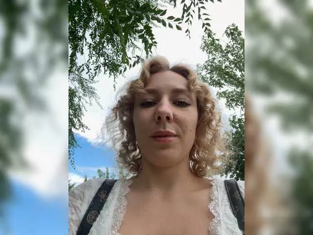 Freechat Janchi- on BongaCams