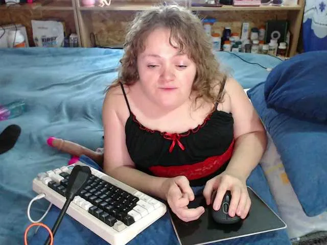 Offline Julia-79 on BongaCams