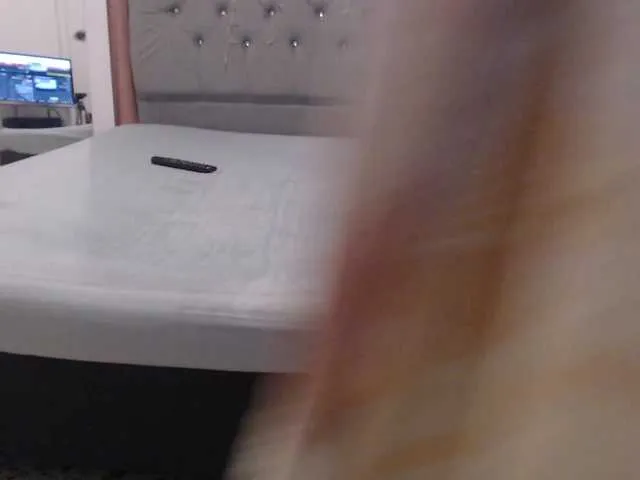 Offline KarolLewys on BongaCams