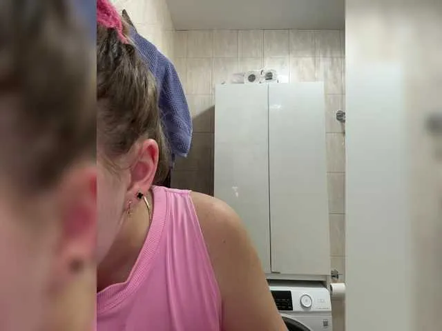 Freechat KateMid on BongaCams