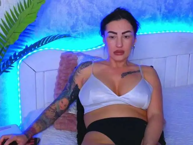 Offline KateyRivaa on BongaCams