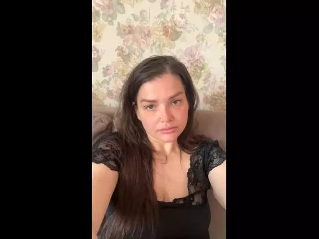 KikiMilf84 on BongaCams 