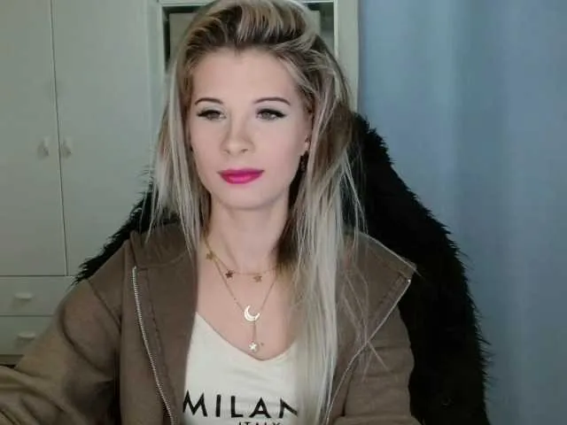 Offline KristineNatural on BongaCams