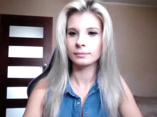 Offline KristineNatural on BongaCams