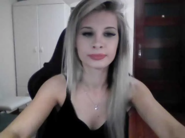 Offline KristineNatural on BongaCams