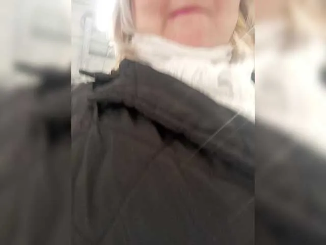 Offline Lady-marshmallows on BongaCams