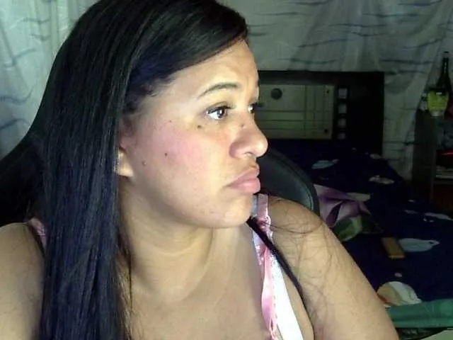 Letty33 on BongaCams 