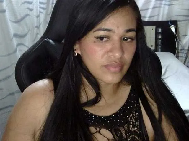 Letty33 on BongaCams 