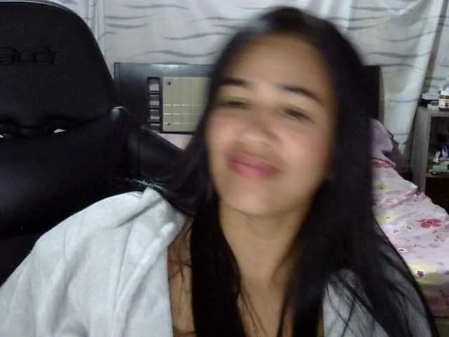 Letty33 on BongaCams 