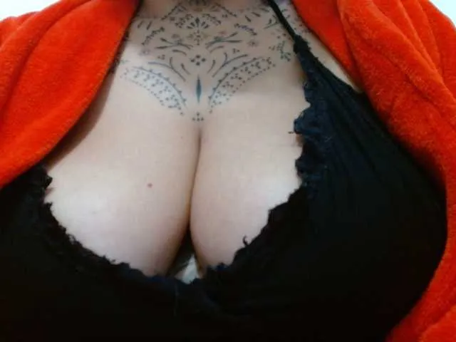 Lilithfire on BongaCams 