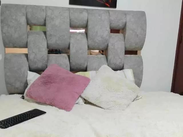 lily-blues from BongaCams
