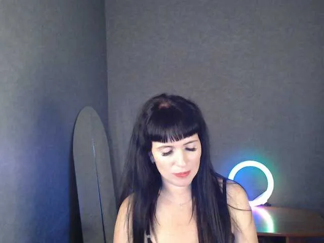 Offline LindaElosiMilf on BongaCams