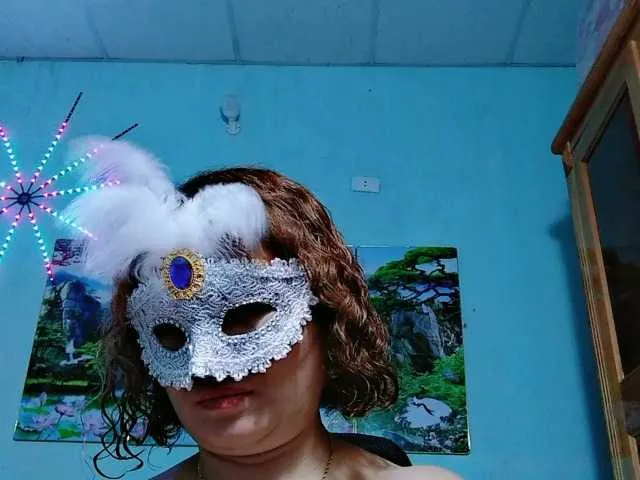 Linhanhsex2k on BongaCams