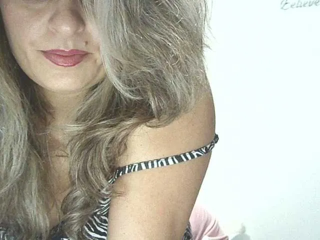 Offline lionessmom on BongaCams