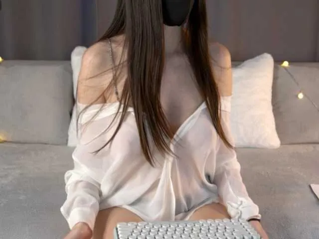 Offline lisfoster on BongaCams