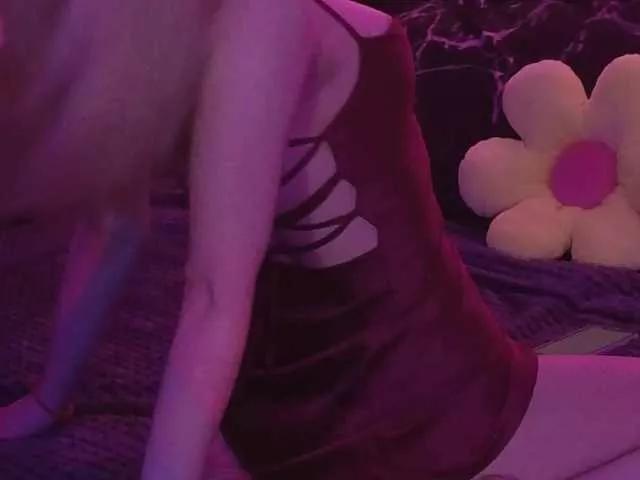 LollyGirlMoon from BongaCams