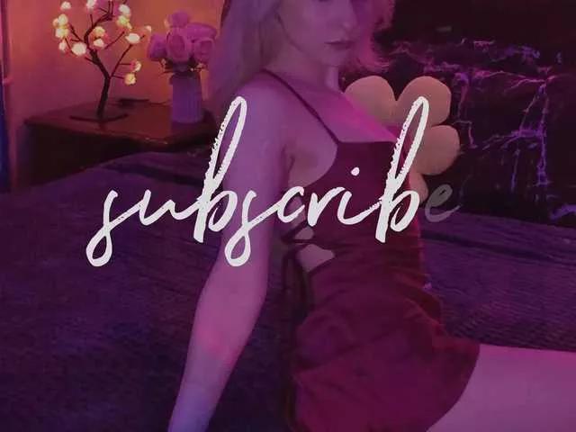 LollyGirlMoon from BongaCams