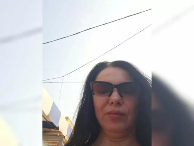 Offline LouiseJenkin on BongaCams