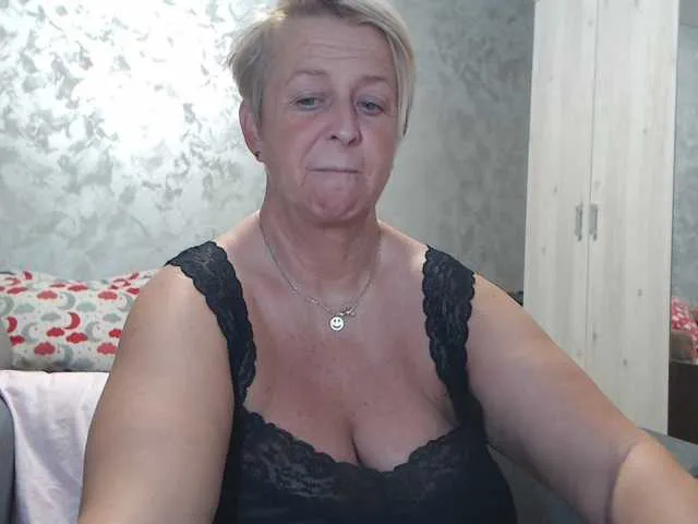 LovePinkLilli on BongaCams