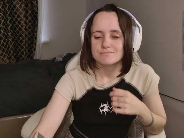 Offline LunaL0ve on BongaCams