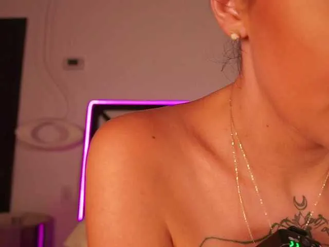 Offline LunaMystyque on BongaCams