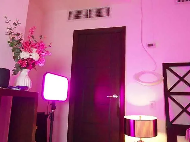 Offline LunaMystyque on BongaCams