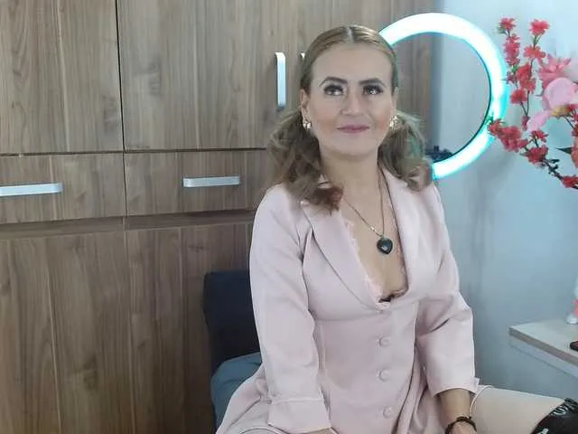 Offline MAGHENTA on BongaCams