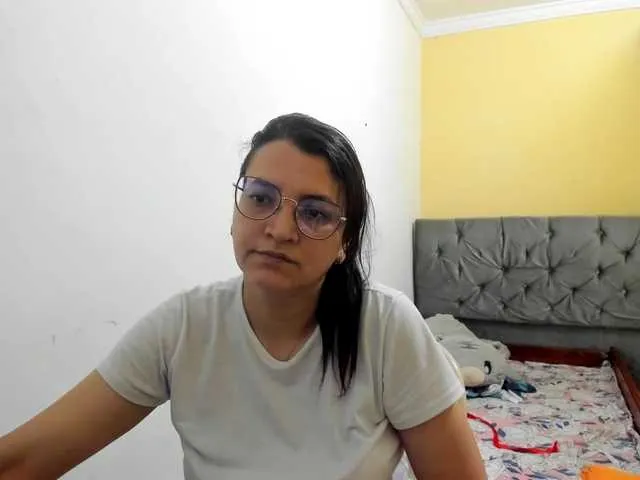 Freechat MARILYNG on BongaCams