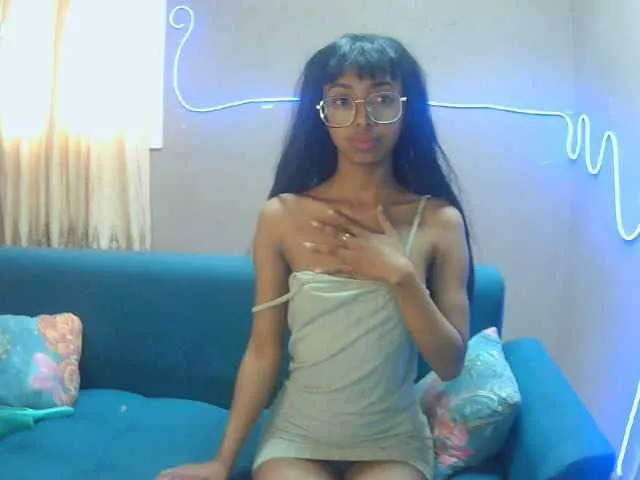 Offline Marinahgrey on BongaCams