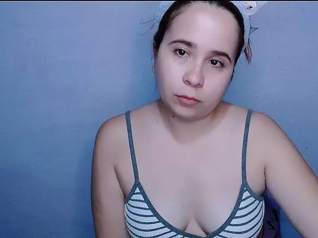 Offline Maxlayla on BongaCams
