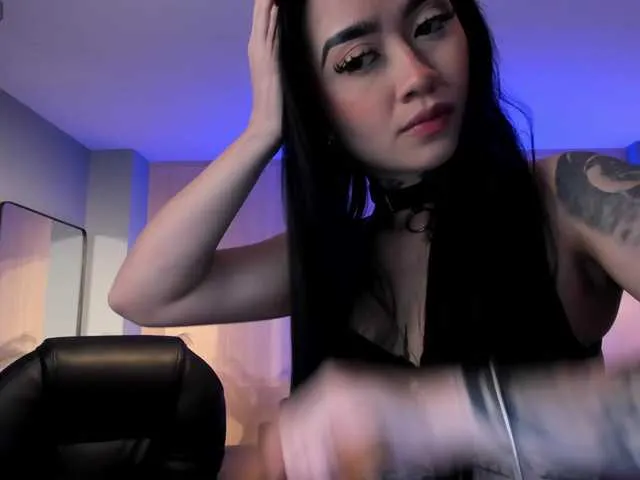 Offline MeganCross on BongaCams