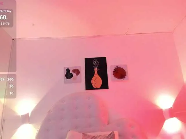 Offline mhia-paris on BongaCams