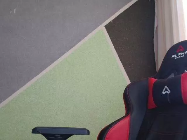 Offline MiaLaFoxis on BongaCams