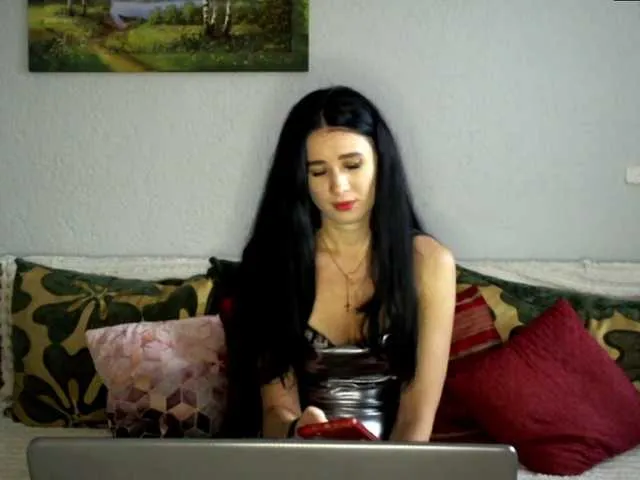 Offline MilfLunna on BongaCams