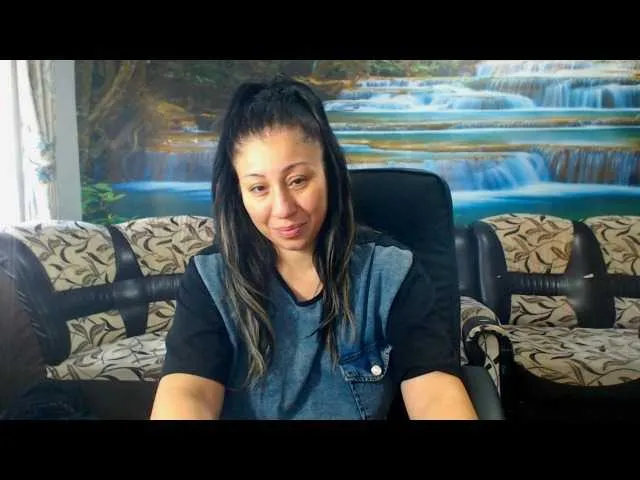 Offline MoistMady on BongaCams