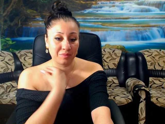 Offline MoistMady on BongaCams