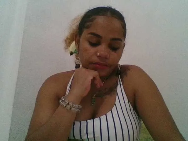 BongaCams Monica1612 is Freechat Monica1612 — Me sentir dsire, les compliments oss, les regards brlants, les strip-tease lents, et voir ton imagination me pousser aller plus loin...