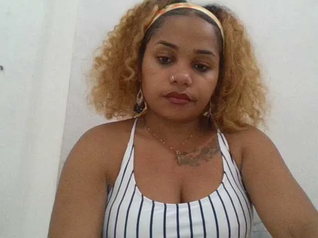 Offline Monica1612 on BongaCams