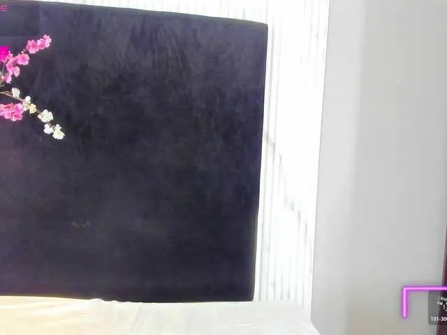 BongaCams MONIKFOXCR is Freechat MONIKFOXCR — man who know how to turn on a girl, good talk and nice sex