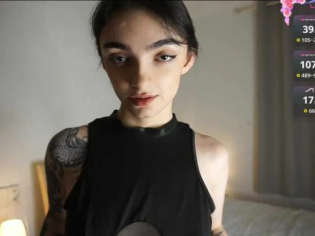 Freechat Morena-Dolcce on BongaCams