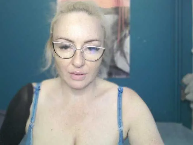 Offline NADINNNE on BongaCams