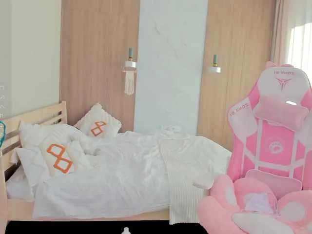 Offline Naomimif on BongaCams