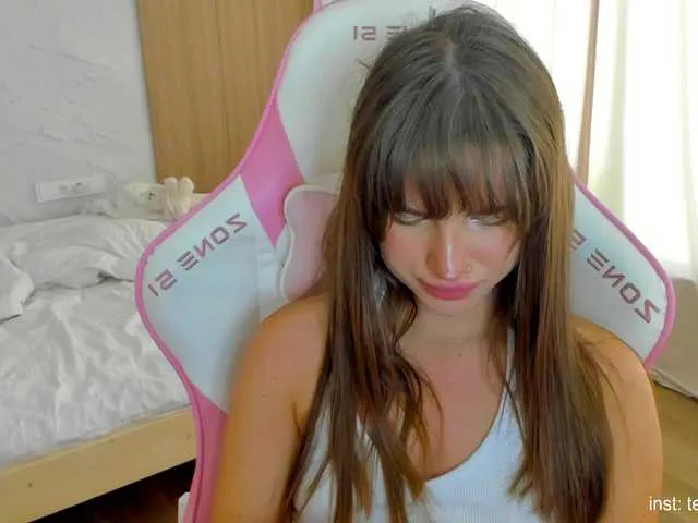 Offline Naomimif on BongaCams