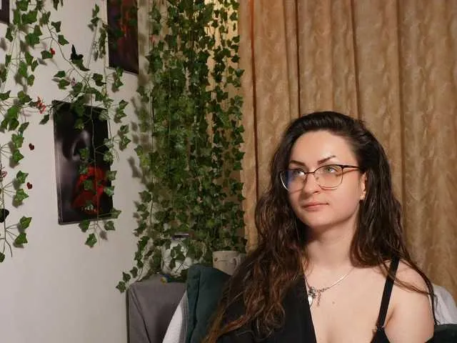 Offline NaughtYHomemadE on BongaCams