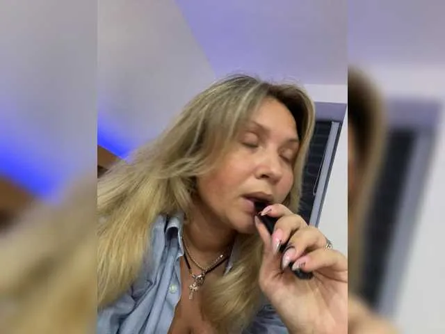 Freechat NERVOMOTINA on BongaCams