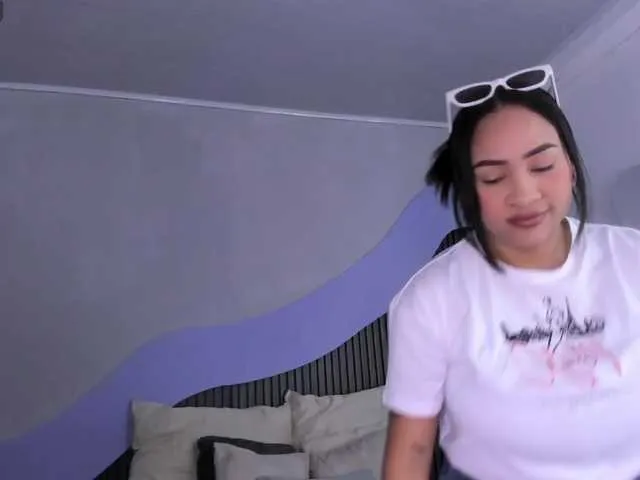 Offline Nicolle-mariee on BongaCams