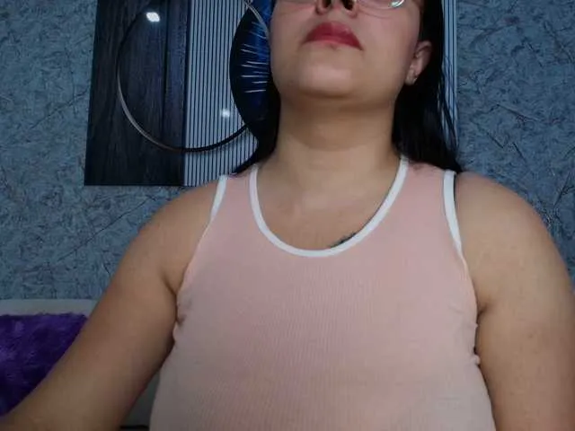Offline Octaviarouse on BongaCams