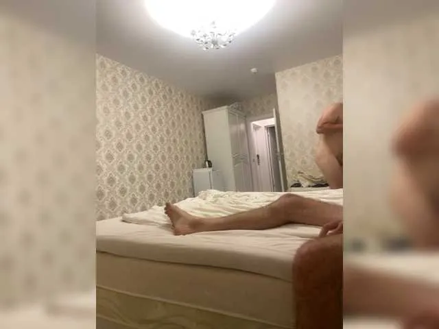 Offline Oyster-lemon on BongaCams