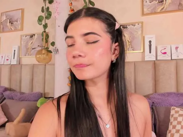 Offline pikayle on BongaCams